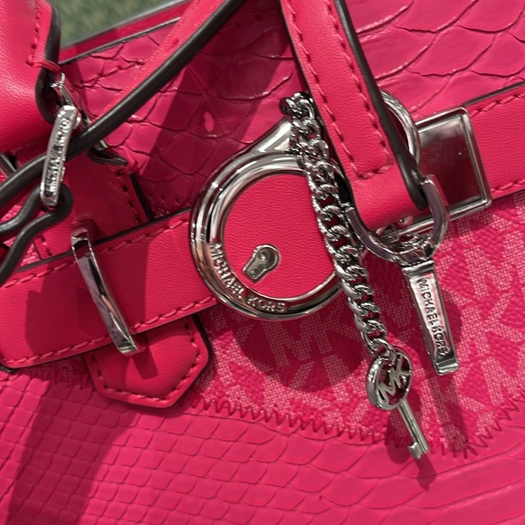 Michael Kors Hamilton Small Satchel Shoulder Crossbody Bag 
Electric Pink
NWT - Picture 9 of 16